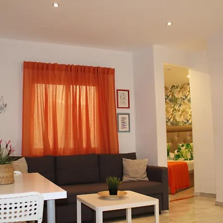 Cinco Bolas 1 Apartment *